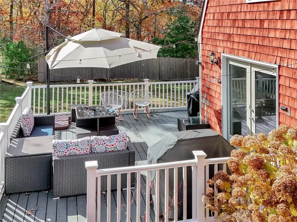 89 Narrow Lane Charlestown RI 02813