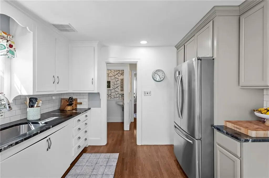21 Belgrade Avenue Pawtucket RI 02861