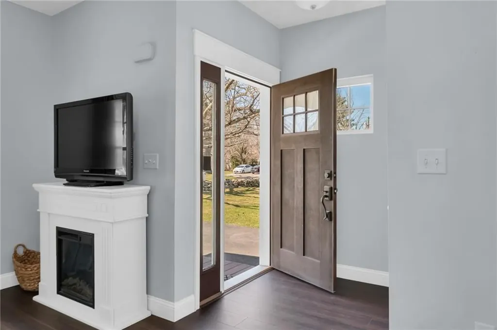 222 Pettaconsett Avenue Warwick RI 02888