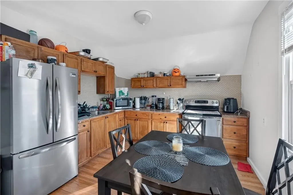 70 Glenwood Avenue Cranston RI 02910