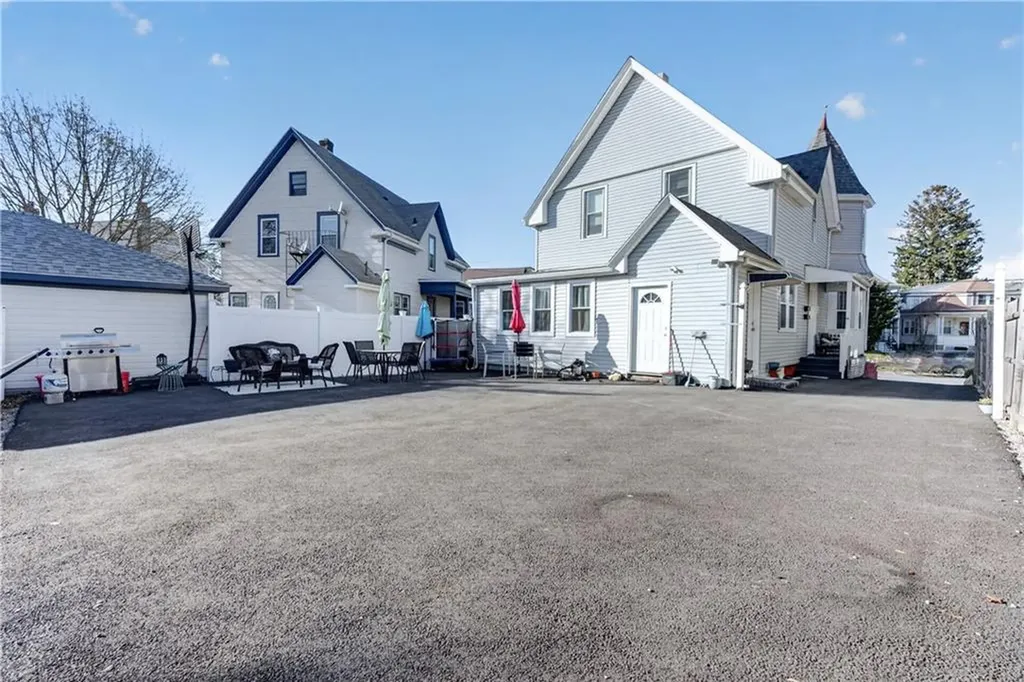 70 Glenwood Avenue Cranston RI 02910