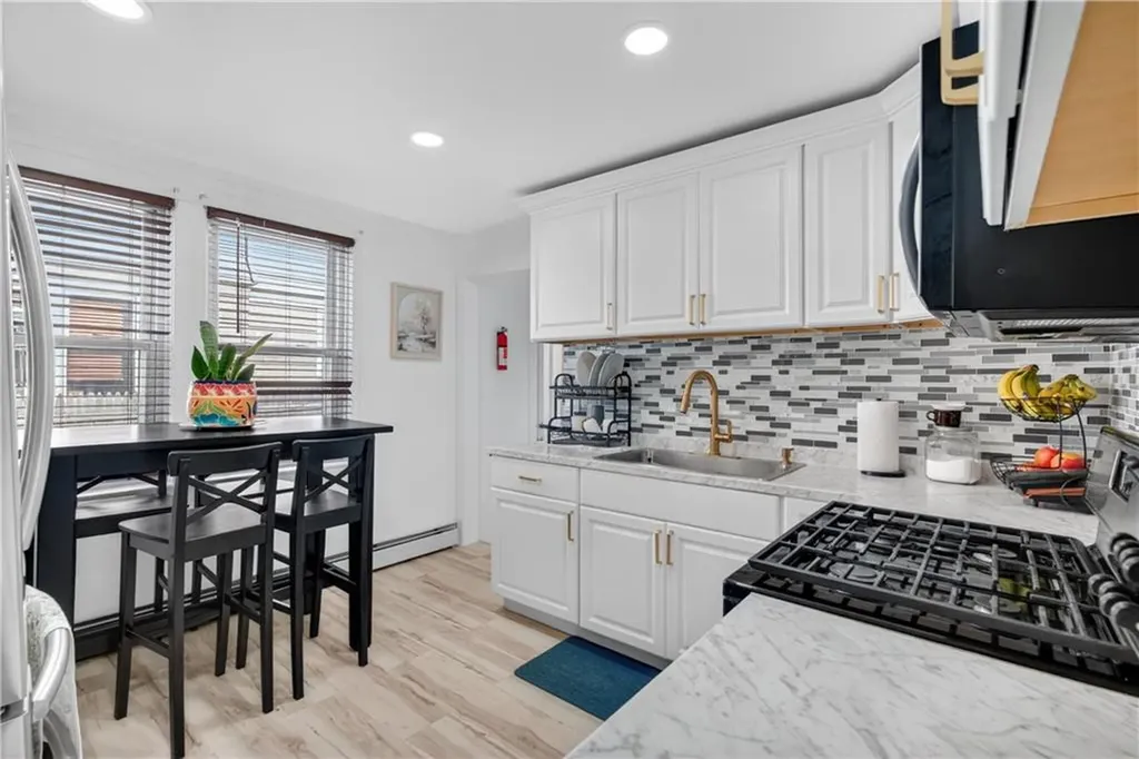 70 Glenwood Avenue Cranston RI 02910