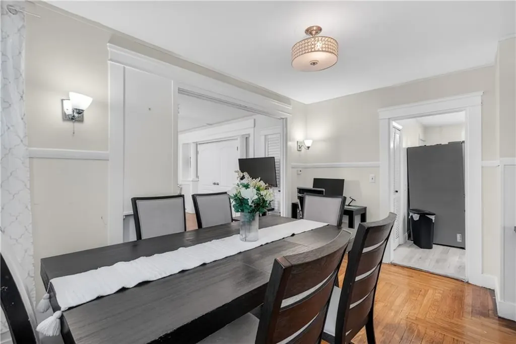 70 Glenwood Avenue Cranston RI 02910
