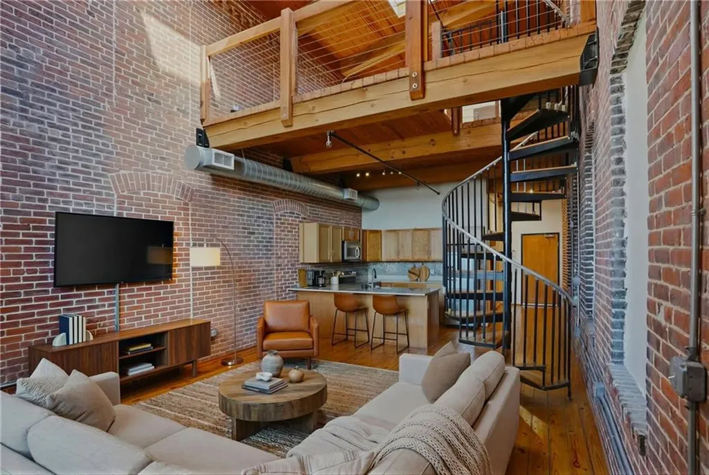 407 Pine Street Providence RI 02903