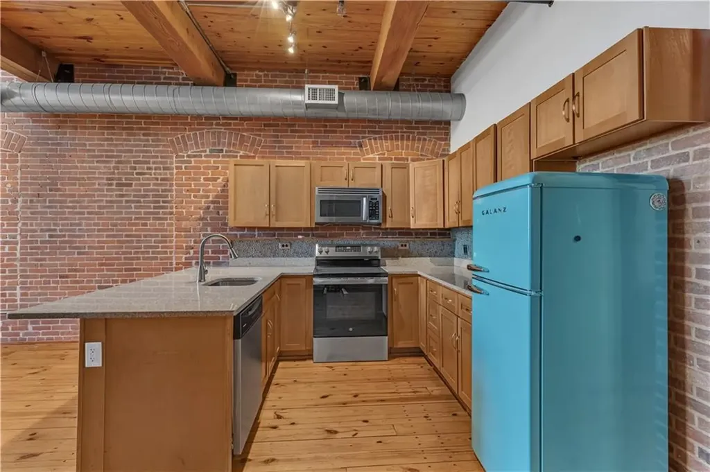 407 Pine Street Providence RI 02903