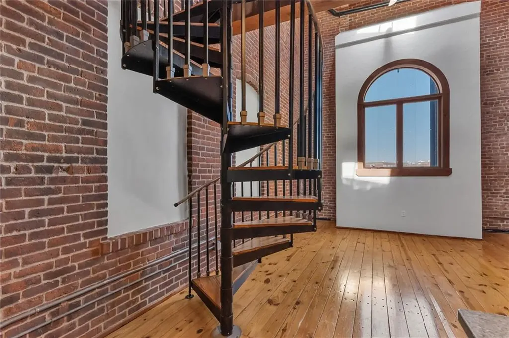 407 Pine Street Providence RI 02903