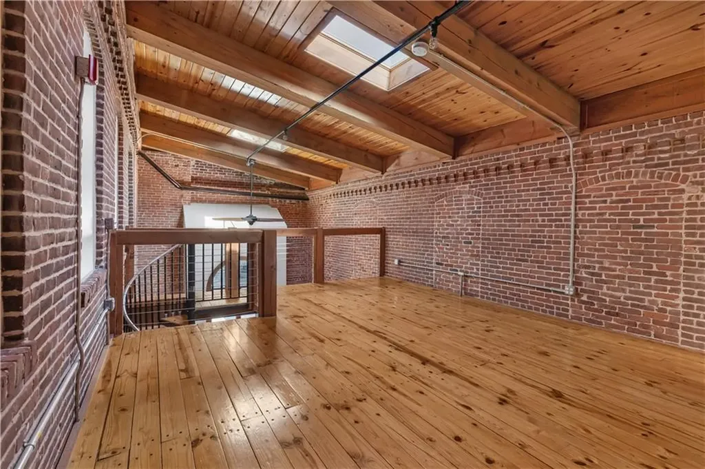 407 Pine Street Providence RI 02903