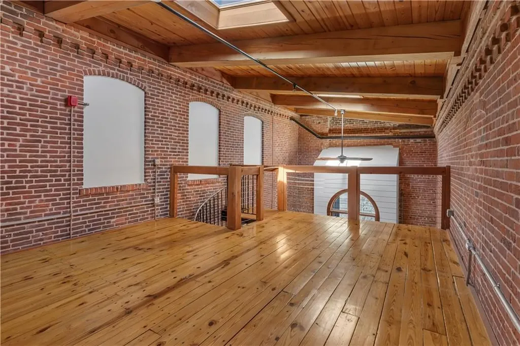407 Pine Street Providence RI 02903