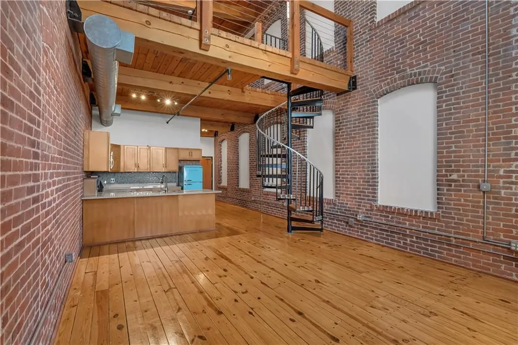 407 Pine Street Providence RI 02903