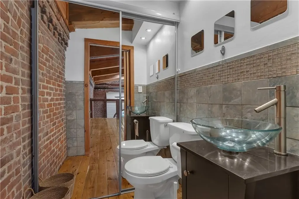 407 Pine Street Providence RI 02903