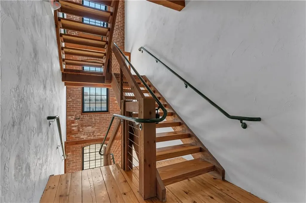 407 Pine Street Providence RI 02903