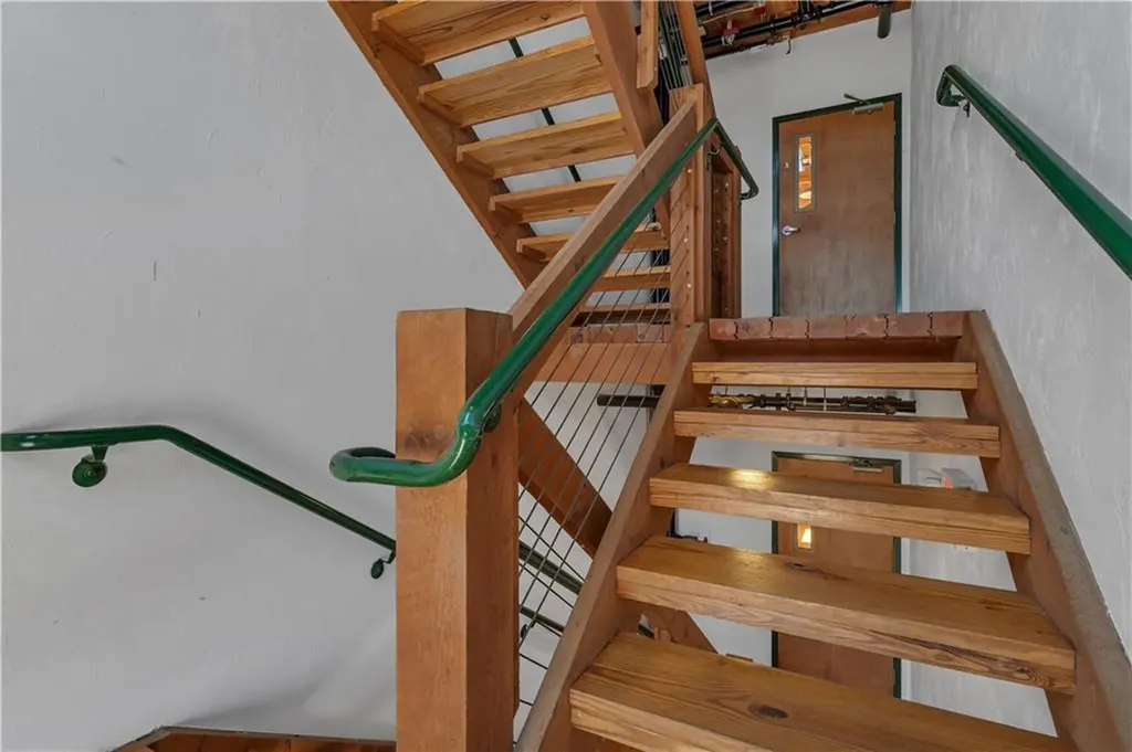 407 Pine Street Providence RI 02903