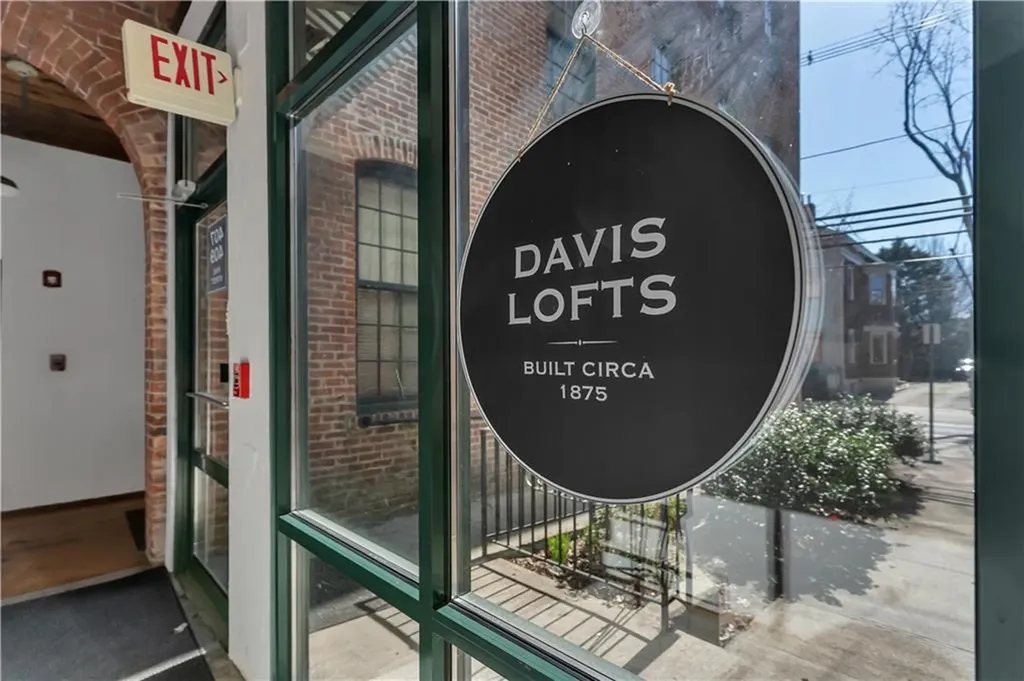 407 Pine Street Providence RI 02903