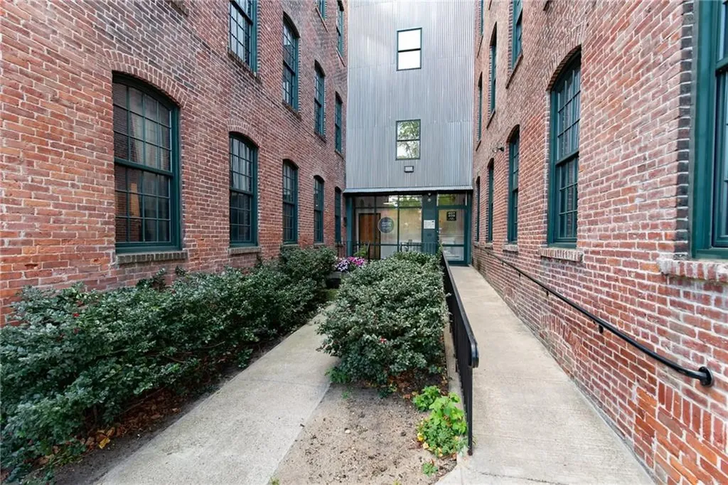 407 Pine Street Providence RI 02903