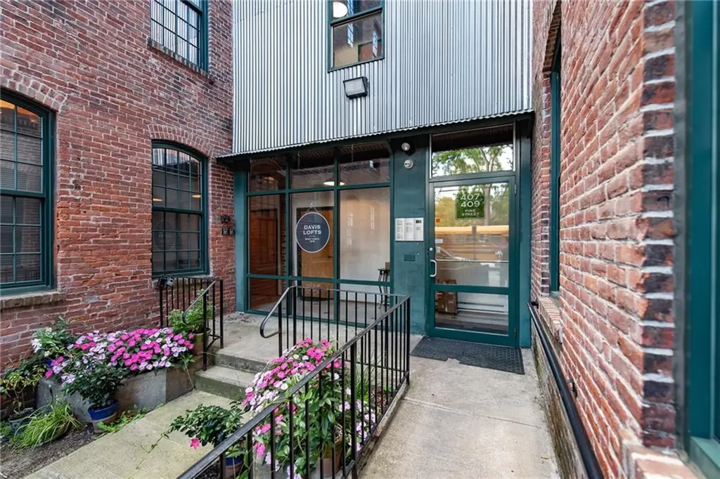 407 Pine Street Providence RI 02903