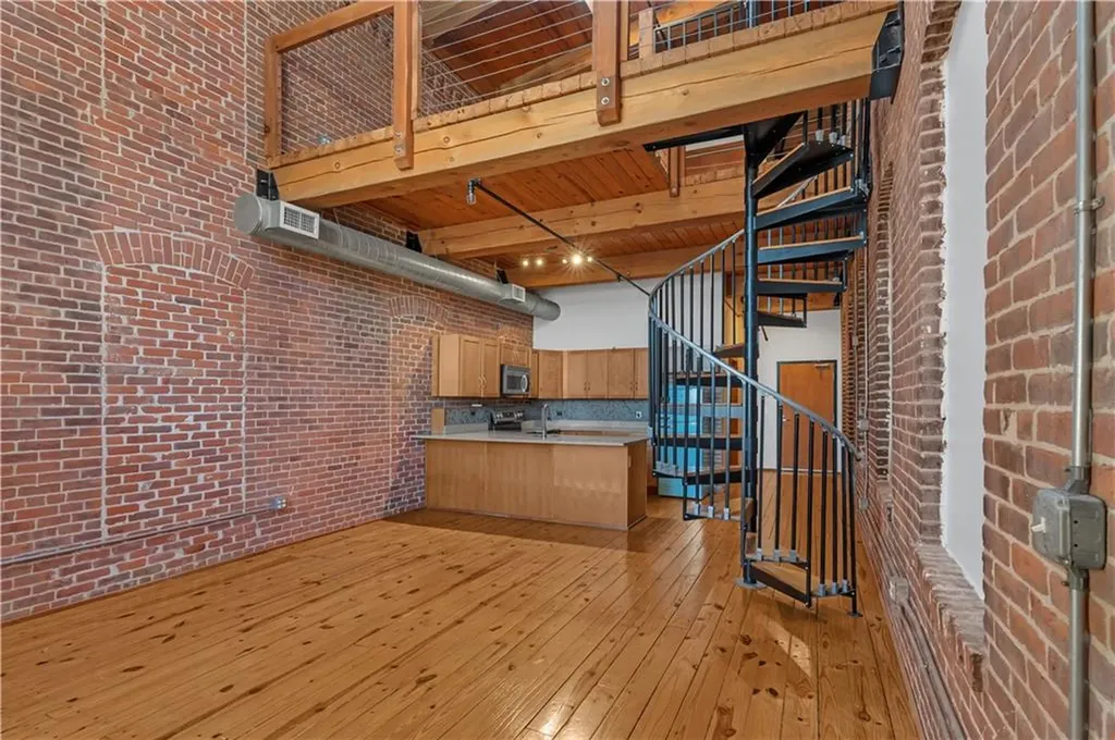 407 Pine Street Providence RI 02903