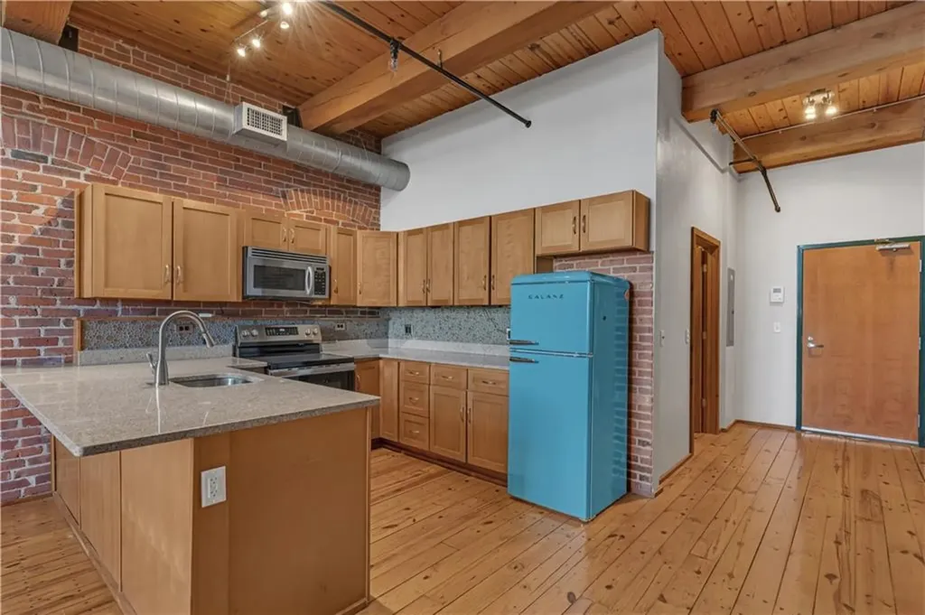 407 Pine Street Providence RI 02903
