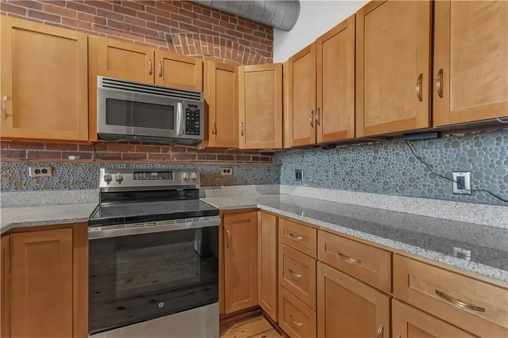 407 Pine Street Providence RI 02903