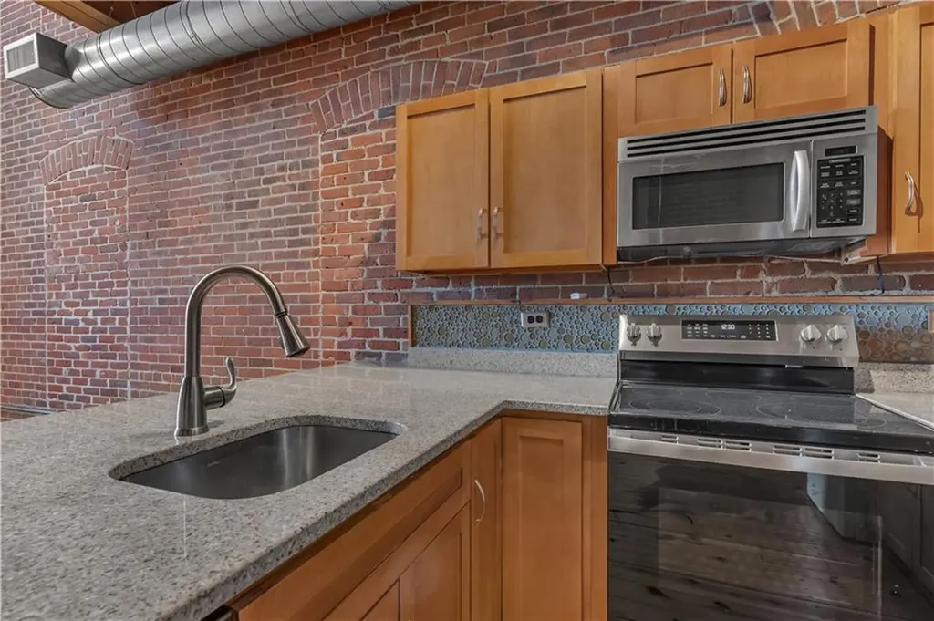 407 Pine Street Providence RI 02903