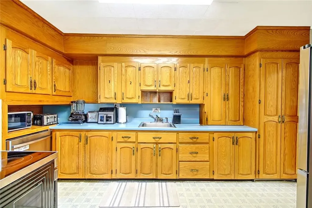 159 Earle Street Woonsocket RI 02895