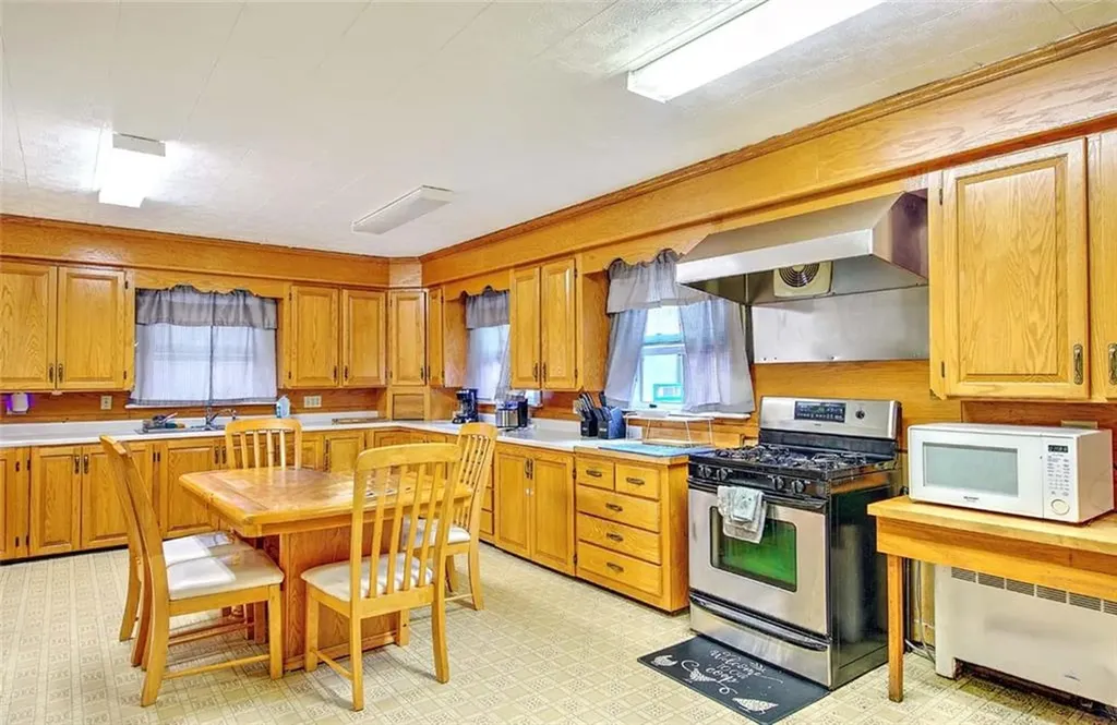 159 Earle Street Woonsocket RI 02895
