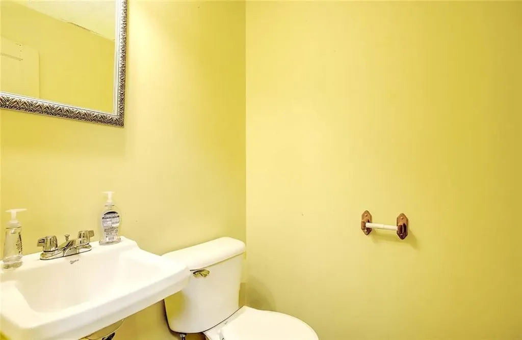 159 Earle Street Woonsocket RI 02895