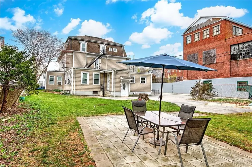 159 Earle Street Woonsocket RI 02895