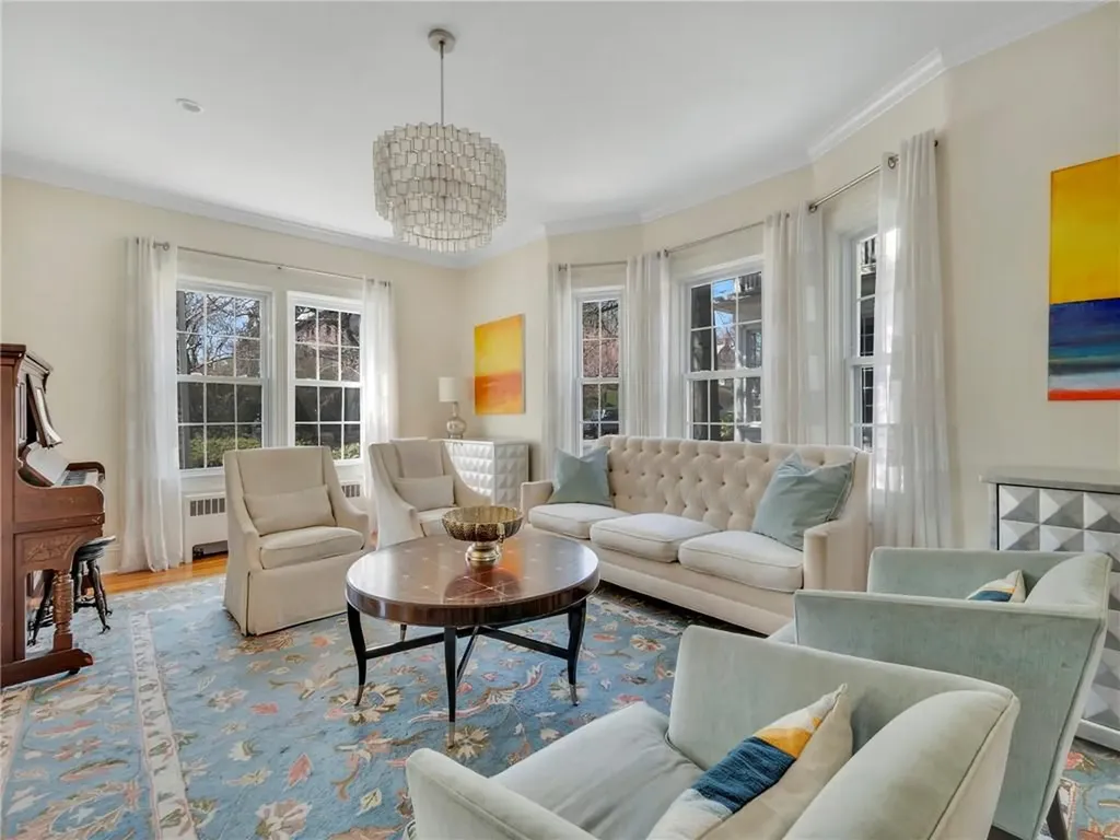 181 Arlington Avenue Providence RI 02906