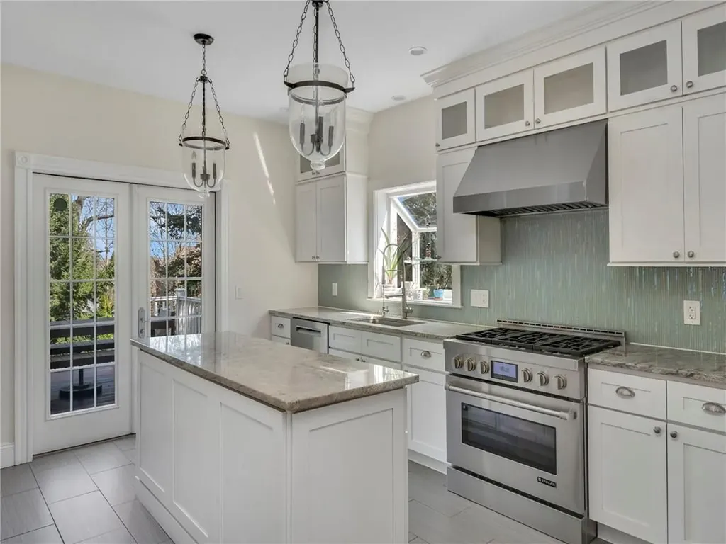 181 Arlington Avenue Providence RI 02906