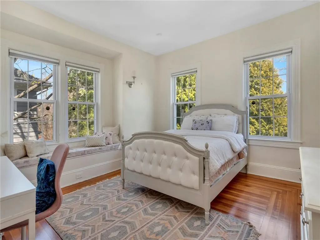 181 Arlington Avenue Providence RI 02906