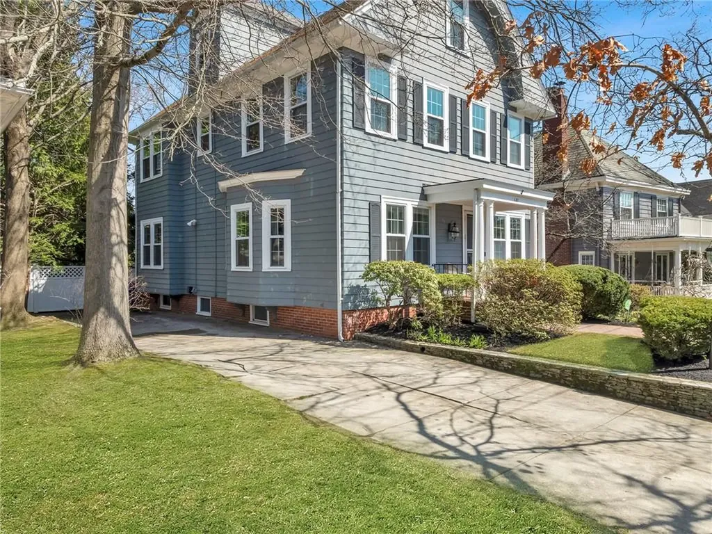 181 Arlington Avenue Providence RI 02906