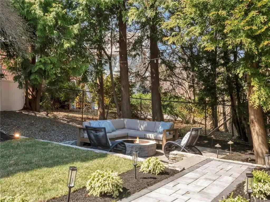 181 Arlington Avenue Providence RI 02906