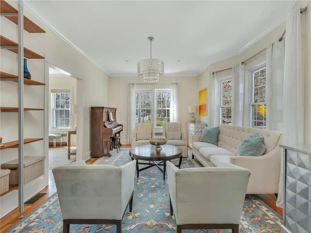 181 Arlington Avenue Providence RI 02906