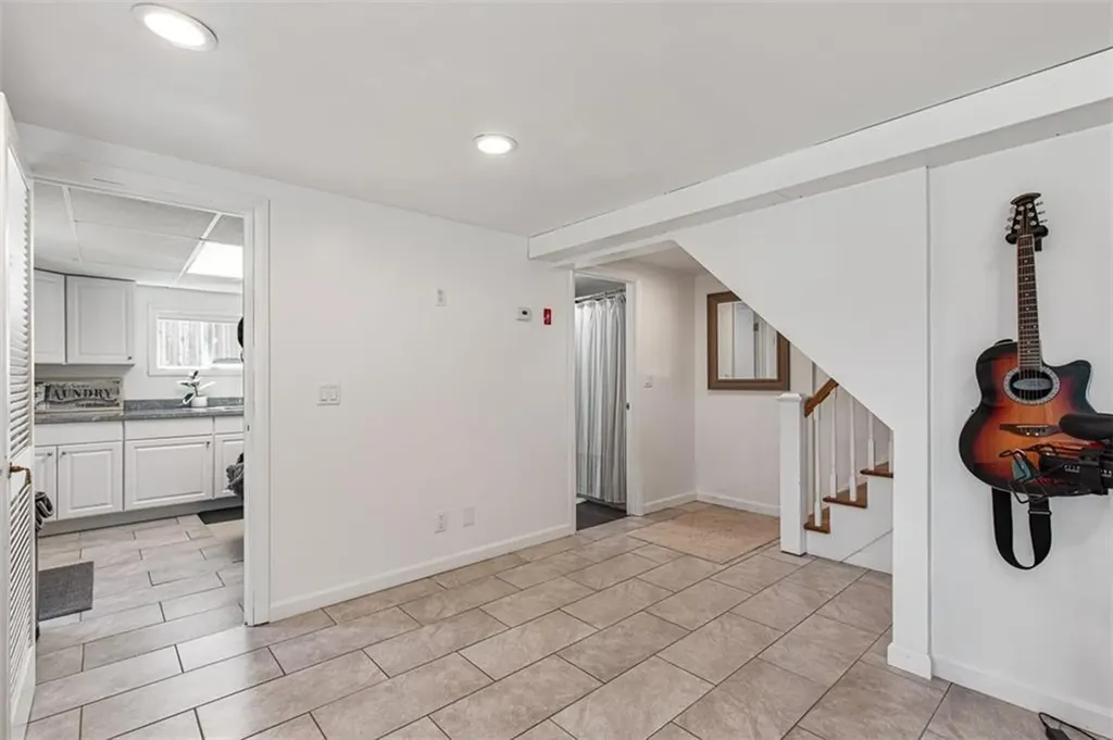 26 Manning Drive East Providence RI 02915