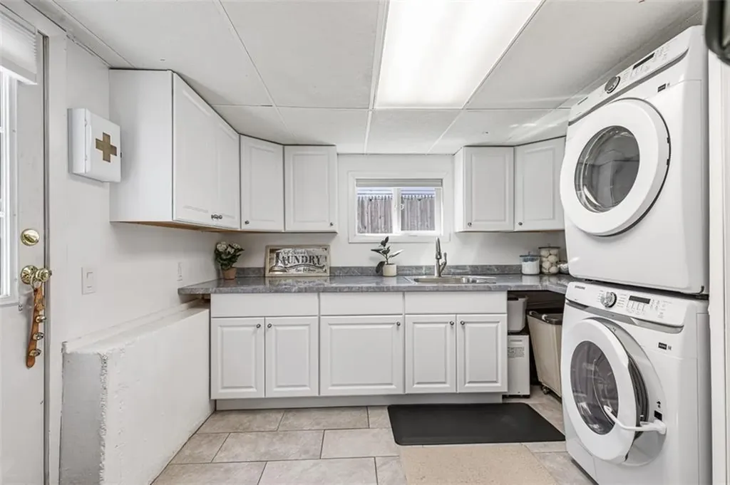 26 Manning Drive East Providence RI 02915