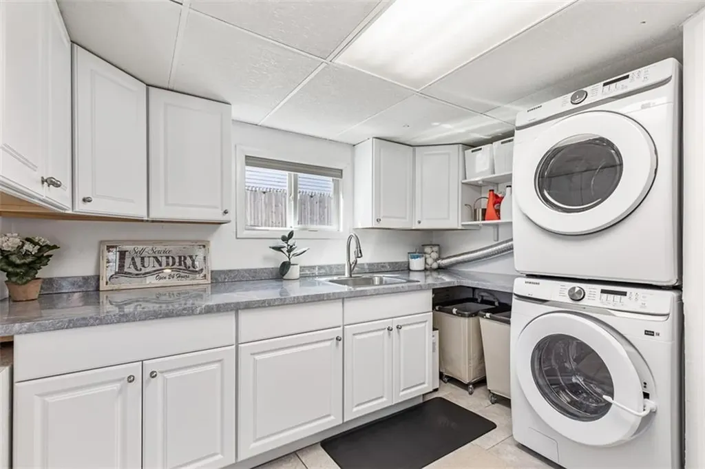 26 Manning Drive East Providence RI 02915