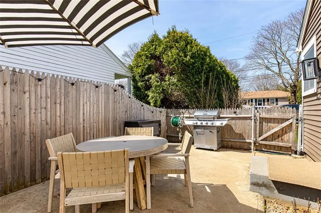 26 Manning Drive East Providence RI 02915
