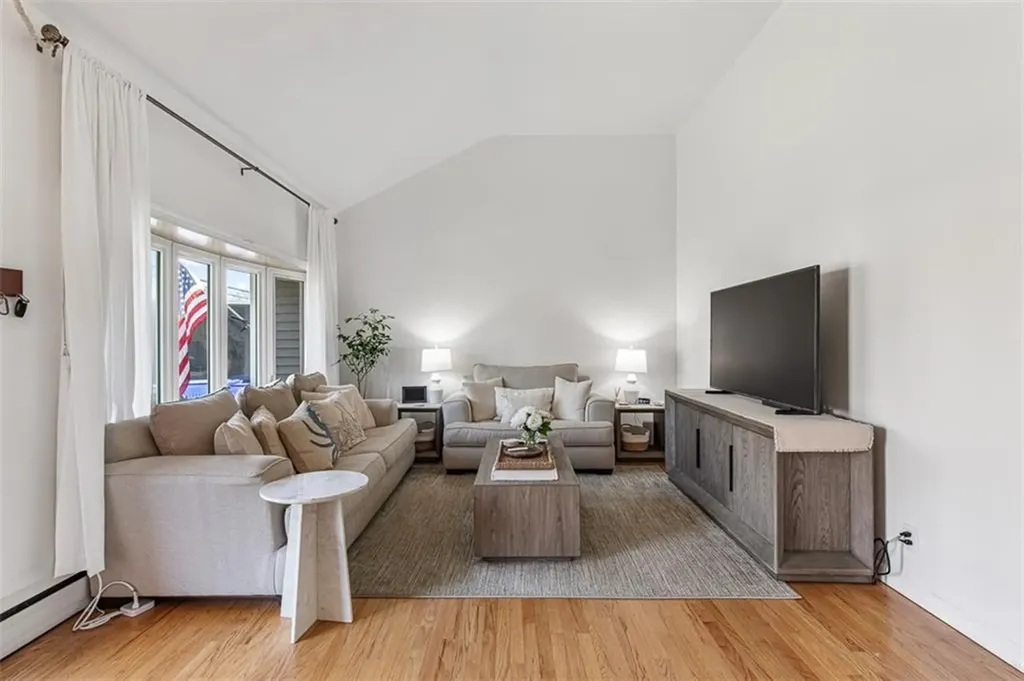 26 Manning Drive East Providence RI 02915
