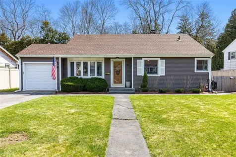 26 Manning Drive East Providence RI 02915