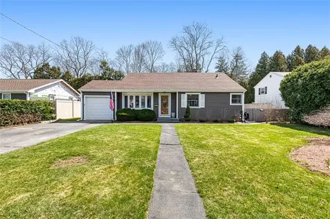 26 Manning Drive East Providence RI 02915