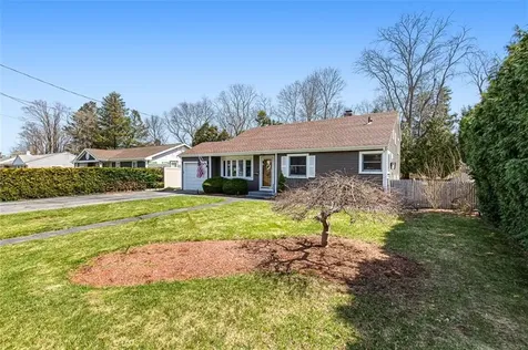 26 Manning Drive East Providence RI 02915
