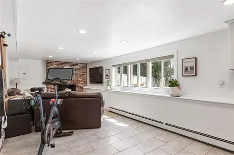26 Manning Drive East Providence RI 02915