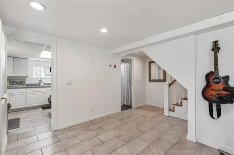 26 Manning Drive East Providence RI 02915