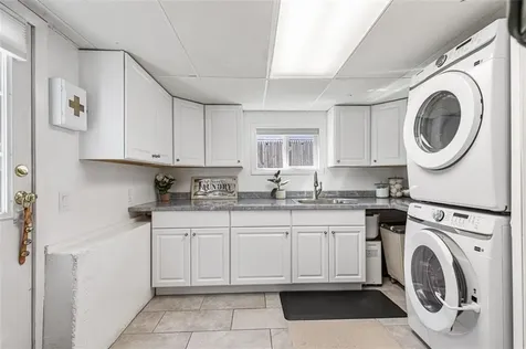26 Manning Drive East Providence RI 02915