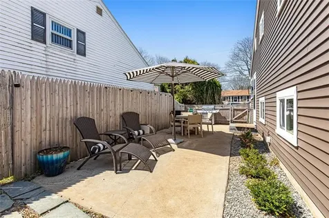 26 Manning Drive East Providence RI 02915