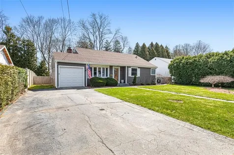 26 Manning Drive East Providence RI 02915