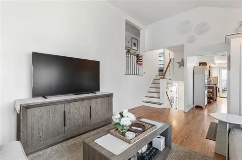 26 Manning Drive East Providence RI 02915