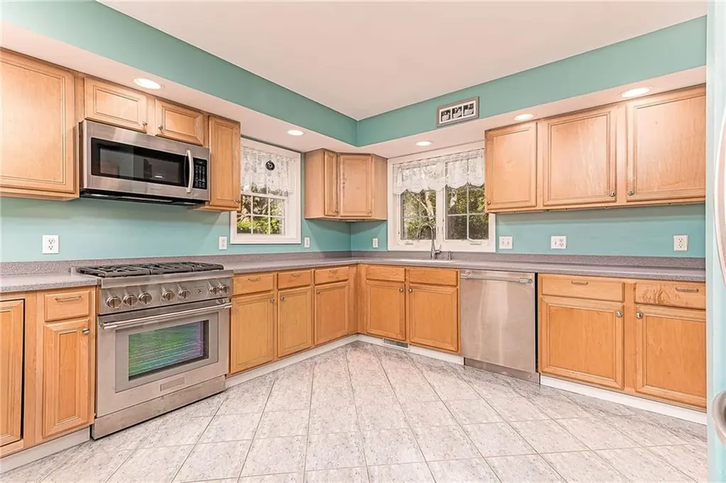 30 Clifford Drive Westerly RI 02891