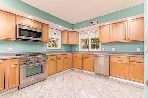 30 Clifford Drive Westerly RI 02891