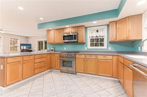 30 Clifford Drive Westerly RI 02891